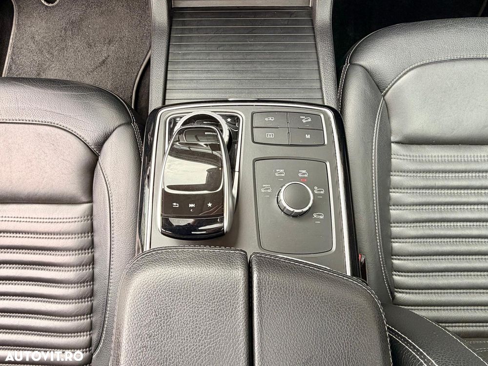 Mercedes-Benz GLS - 22