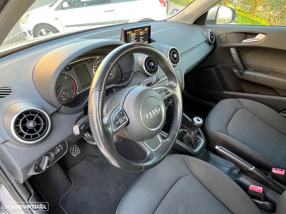 Audi A1 Sportback 1.6 TDI S-line - 10