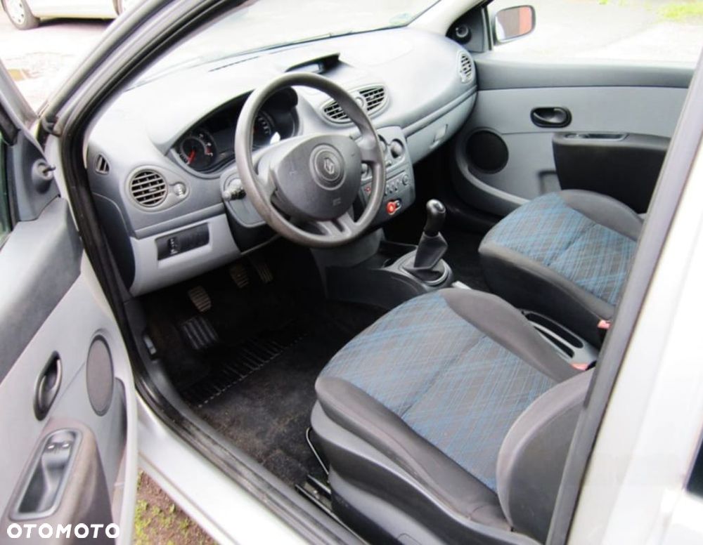 Renault Clio 1.2 16V Campus - 6