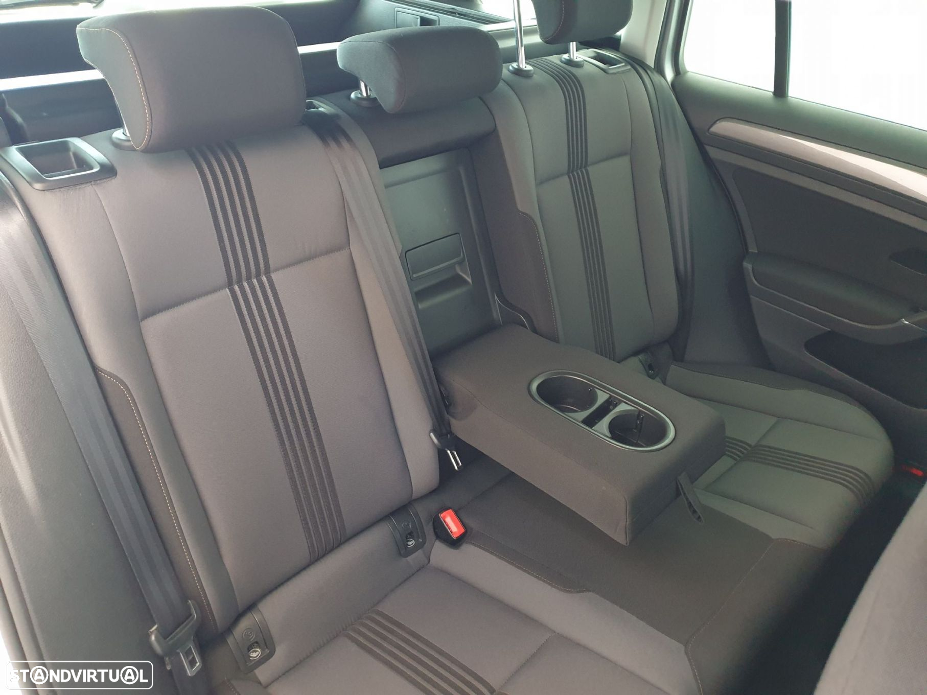 VW Golf Variant 1.6 TDi BlueMotion Allstar - 31