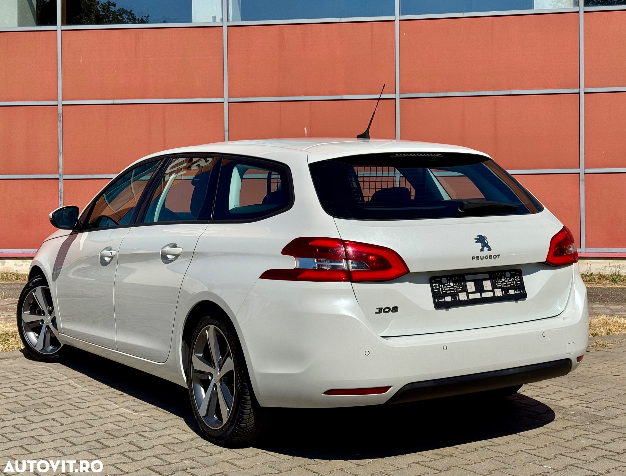 Peugeot 308 SW BlueHDi 130 Allure Pack - 24