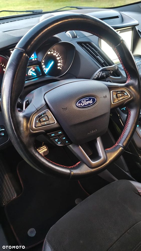 Ford Kuga - 16