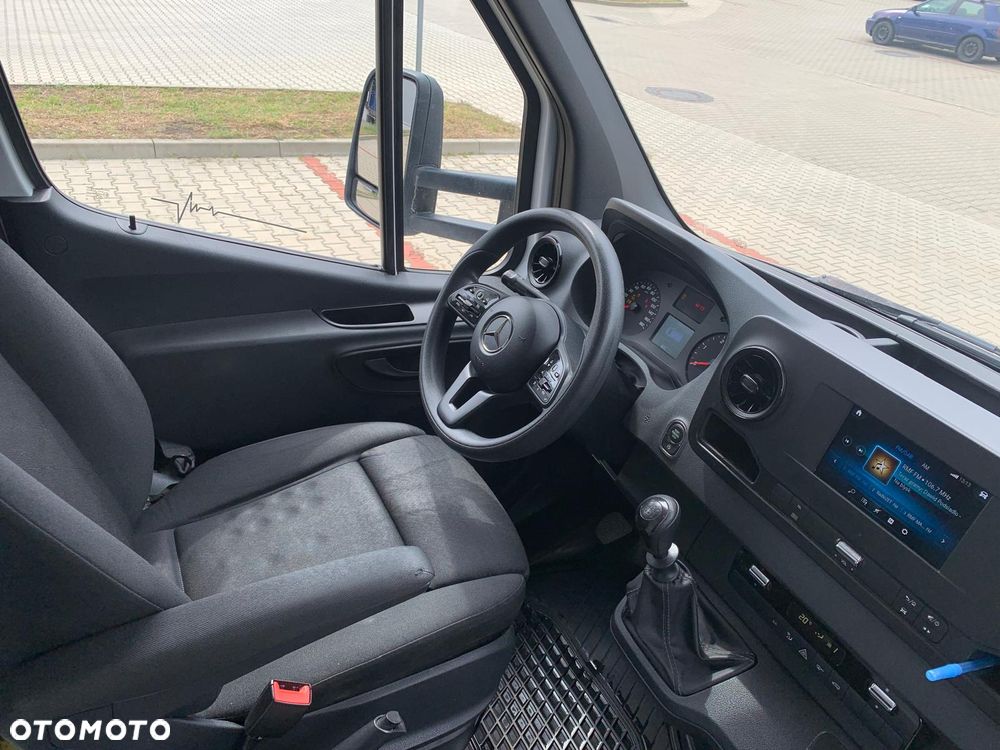 Mercedes-Benz Sprinter - 5