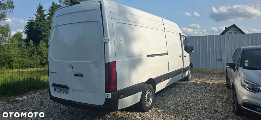 Mercedes-Benz Sprinter - 4
