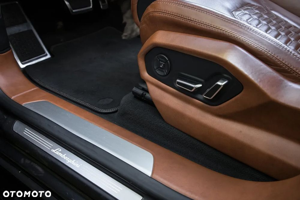 Lamborghini Urus - 15