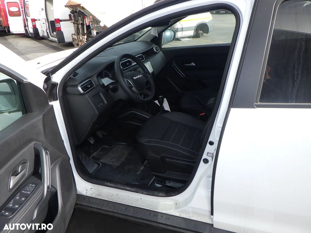 Dezmembrez Dacia Duster an 2023 , motor 1.0 TCE ,Benzina  , - 4