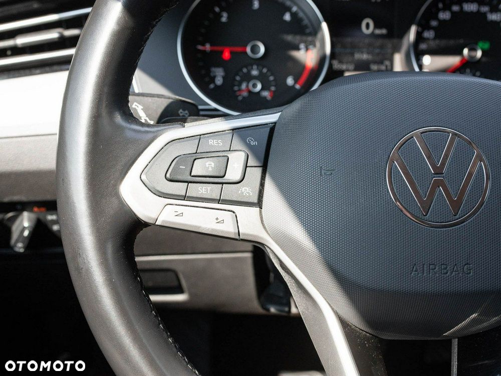 Volkswagen Passat - 14