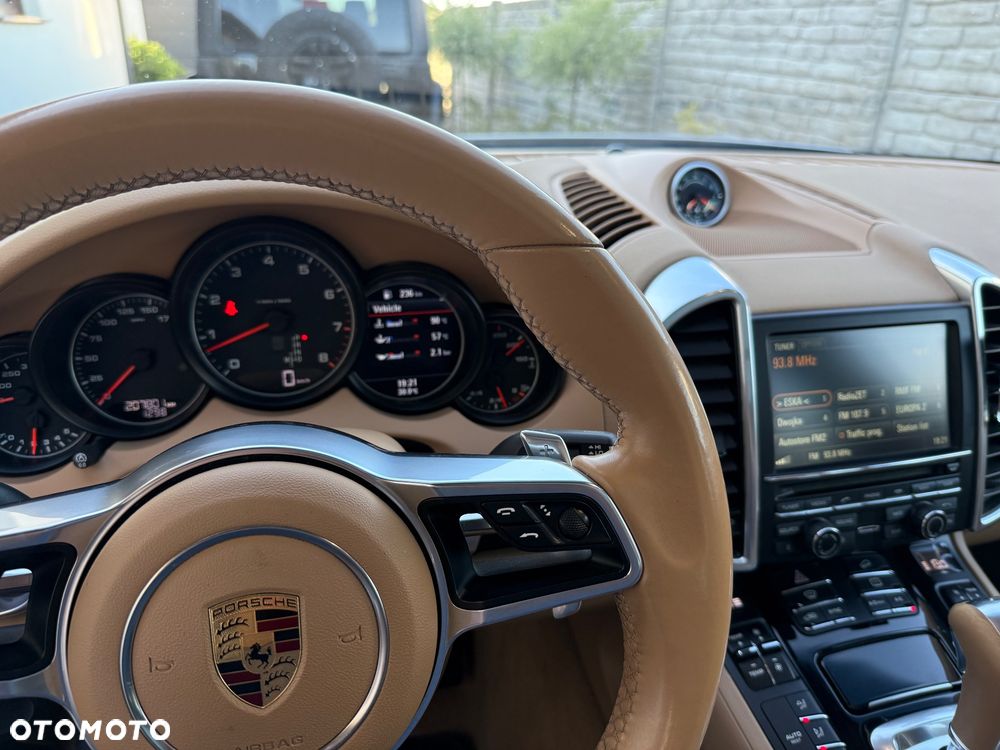 Porsche Cayenne Platinum Edition - 13