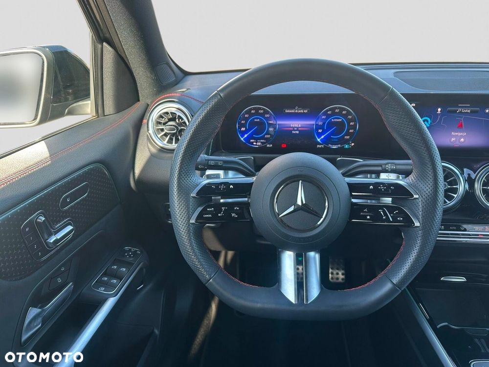 Mercedes-Benz EQB - 10