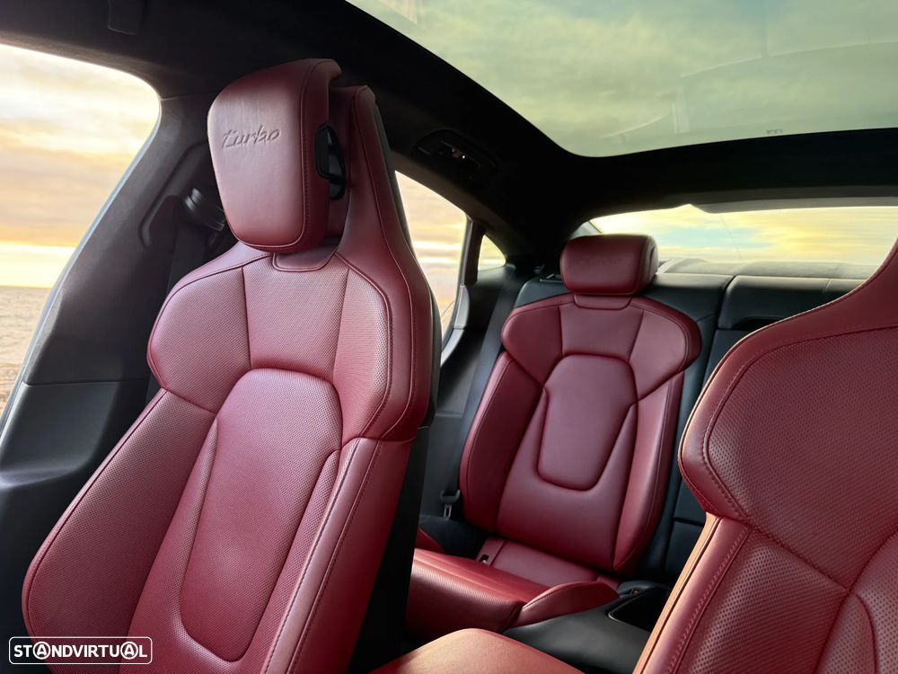 Porsche Taycan Turbo - 13