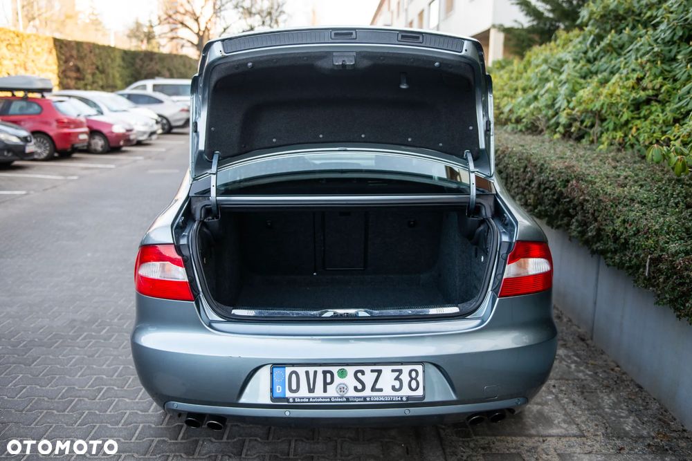 Skoda Superb 3.6 V6 4x4 DSG Elegance - 6