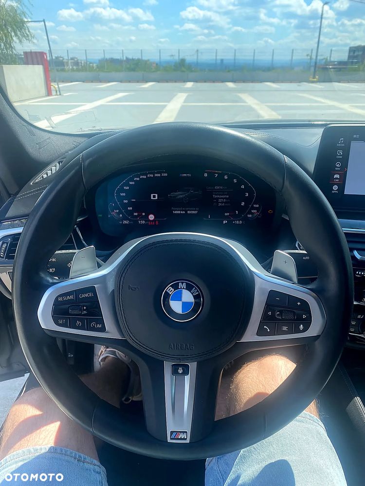 BMW Seria 5 M550i xDrive - 24
