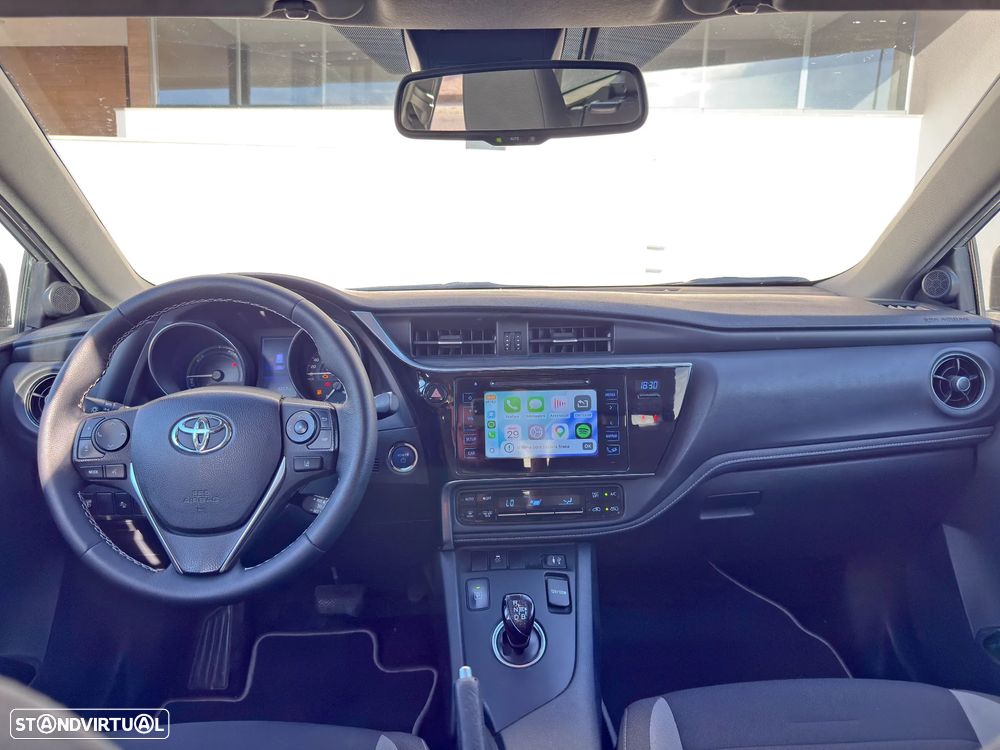 Toyota Auris Touring Sports 1.8 HSD Freestyle - 6