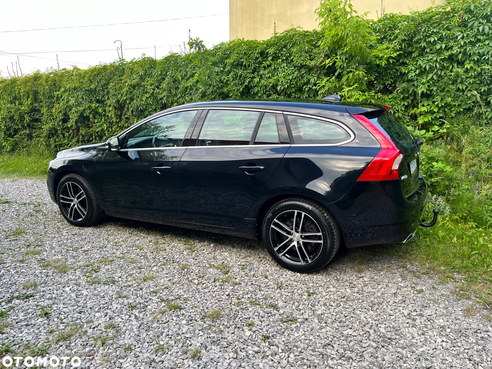 Volvo V60 D6 AWD Plug-in Hybrid R-Design Summum - 5