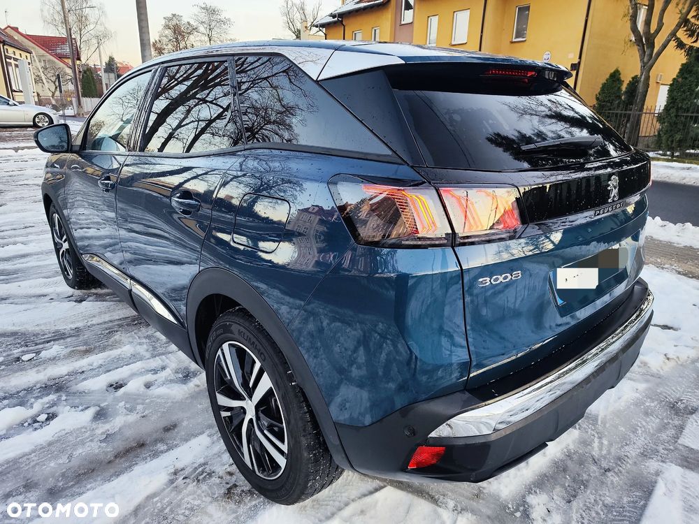 Peugeot 3008 1.6 PureTech HYbrid Allure S&S EAT8 - 4