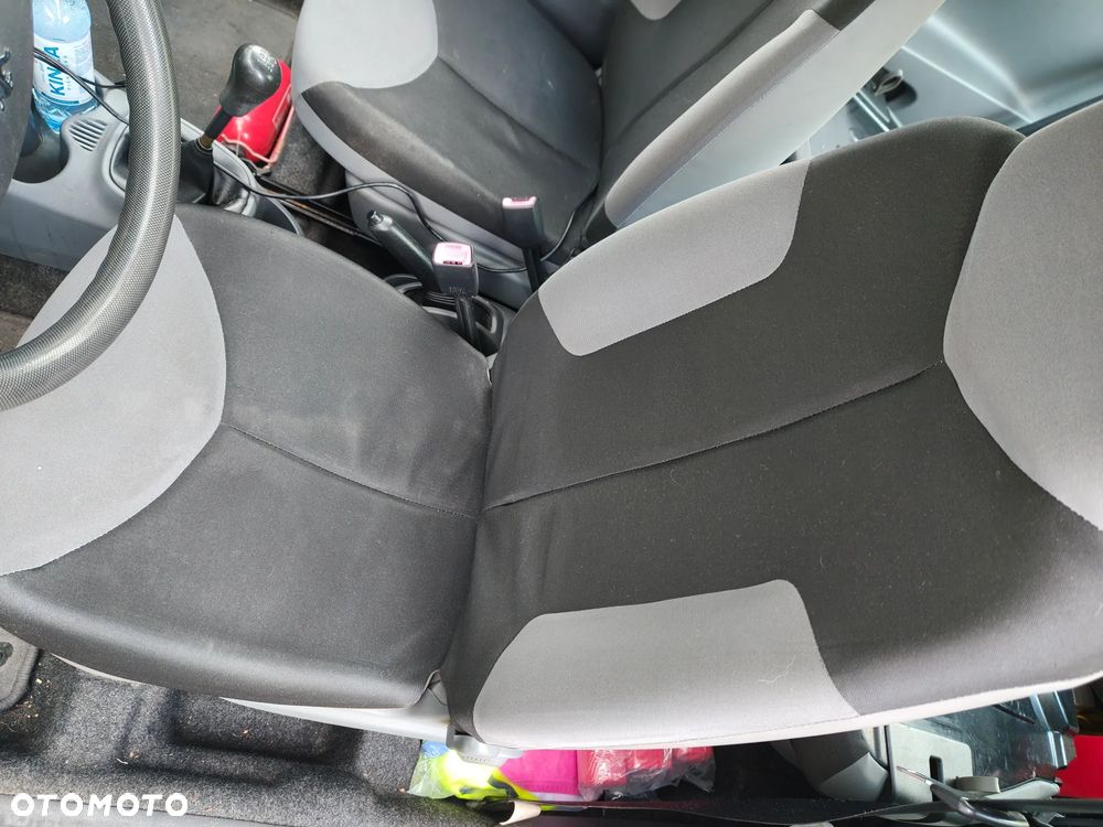 Peugeot 107 2006 photo 4