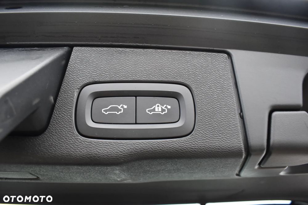 Volvo XC 60 B4 D AWD Momentum Pro - 15