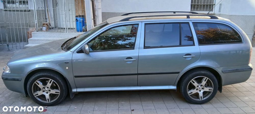Skoda Octavia 2002 photo 2