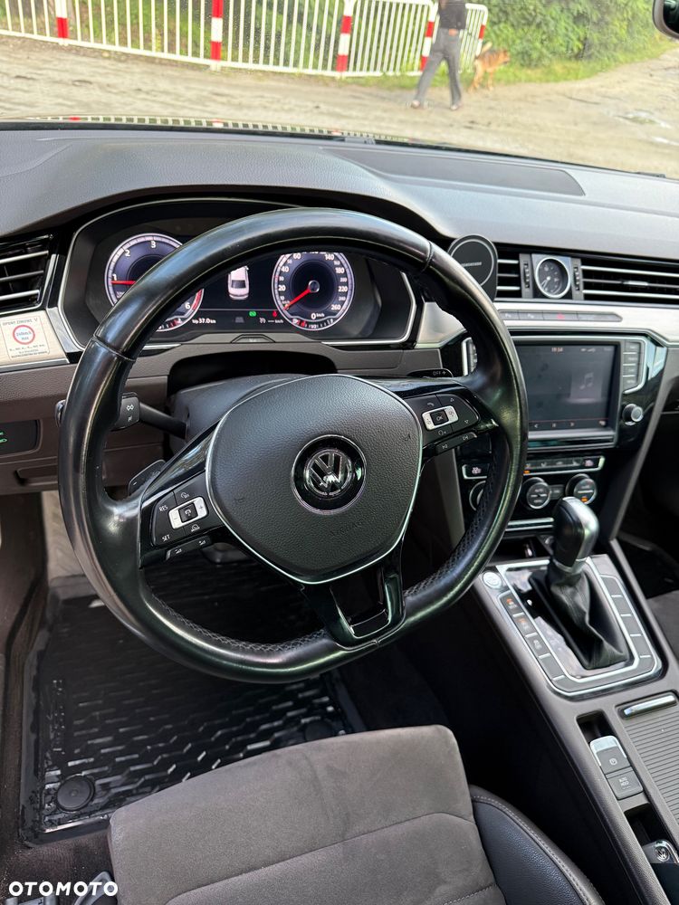 Volkswagen Passat - 15