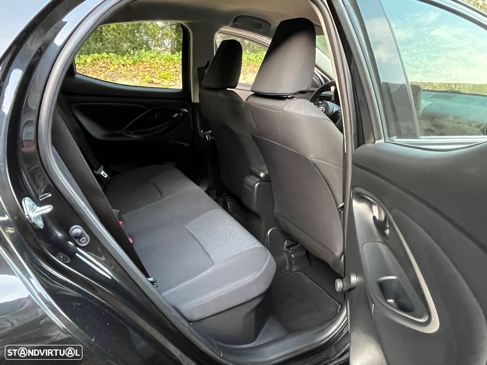 Toyota Yaris 1.5 HDF Comfort Plus - 40