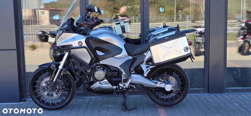 Honda VFR - 23