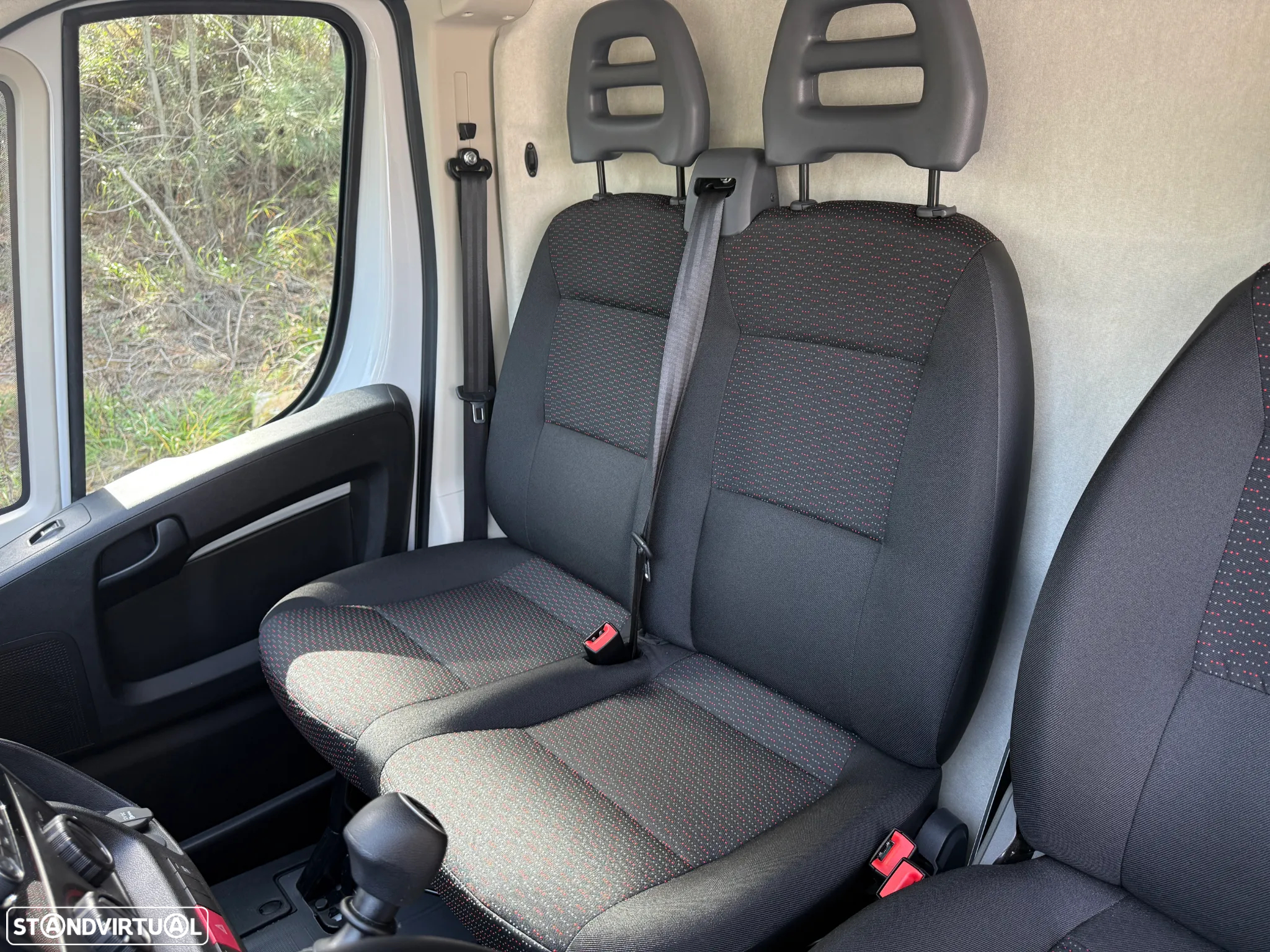 Citroën Jumper 2.2 BlueHDi 35 L2 CD - 25
