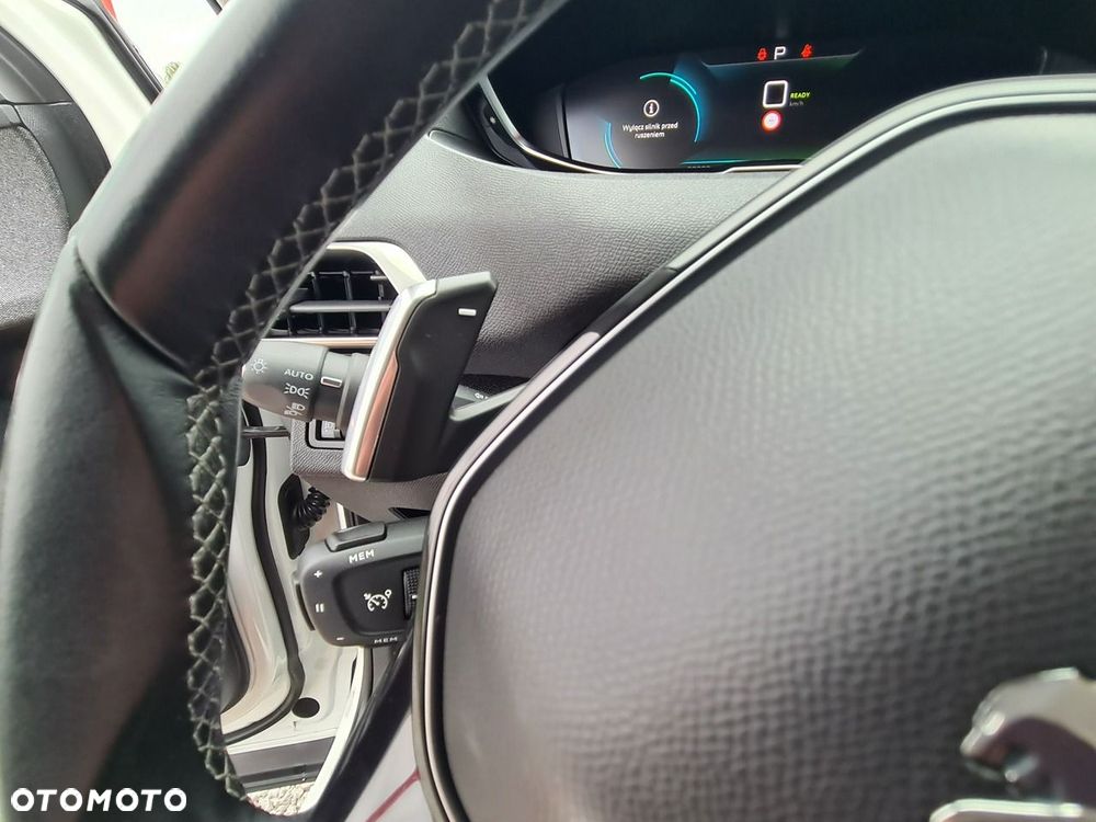 Peugeot 3008 1.6 PureTech Hybrid PHEV Allure Pack S&S EAT8 - 29