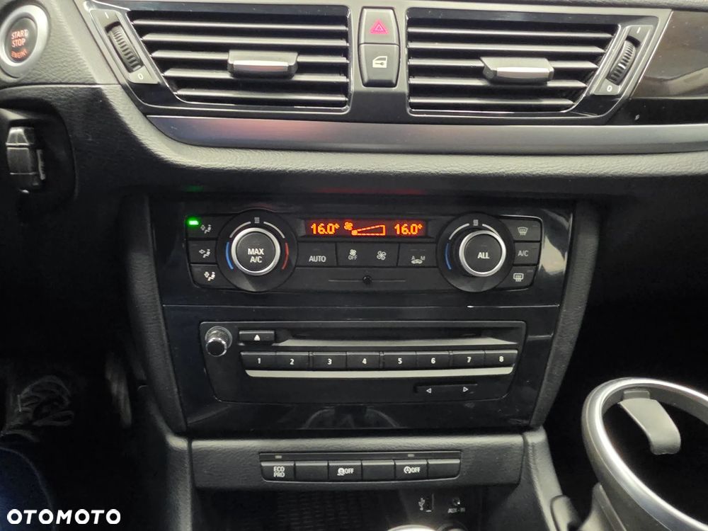 BMW X1 sDrive18d xLine - 38