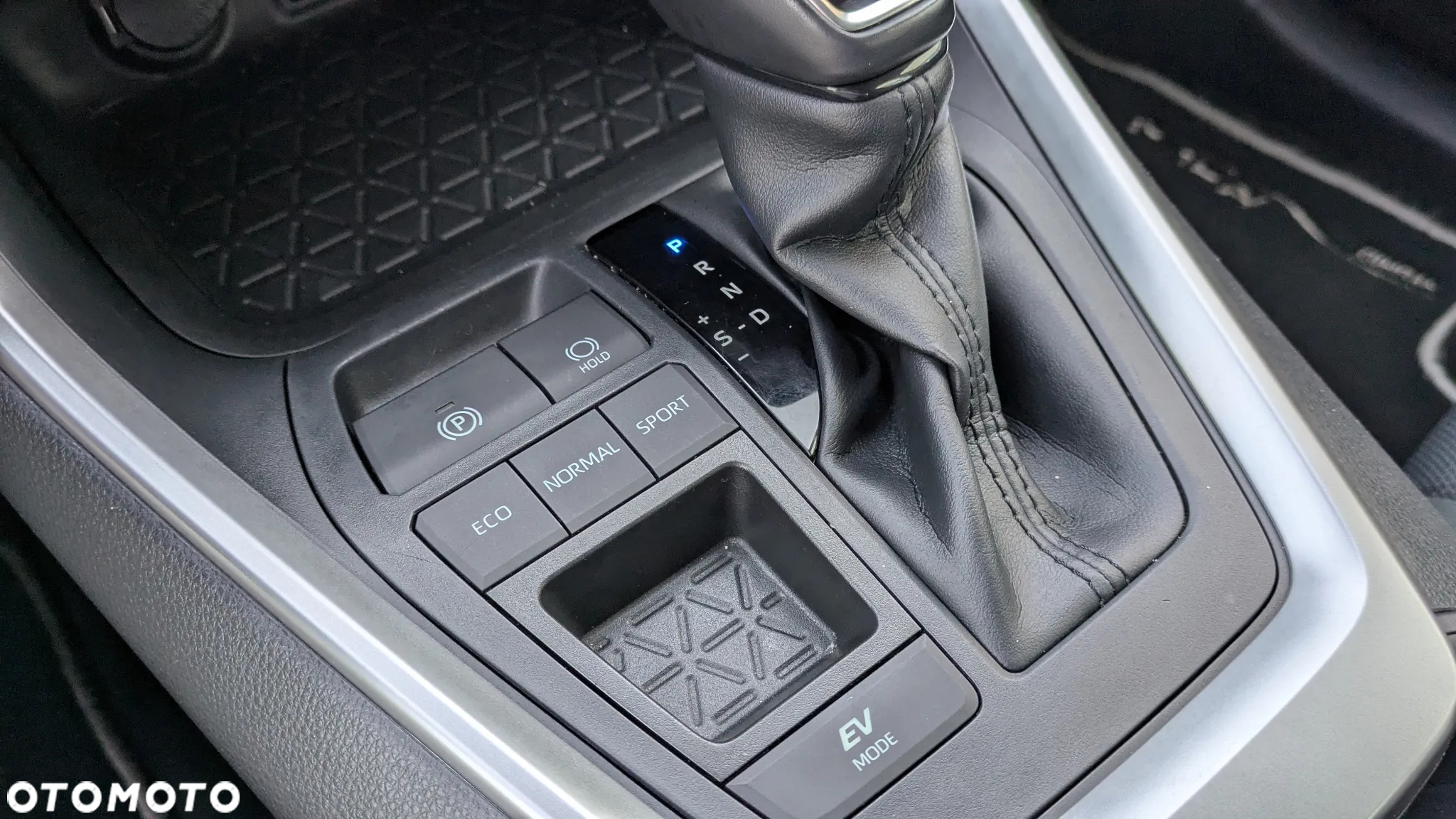 Toyota RAV4 2.5 Hybrid Comfort 4x2 - 15