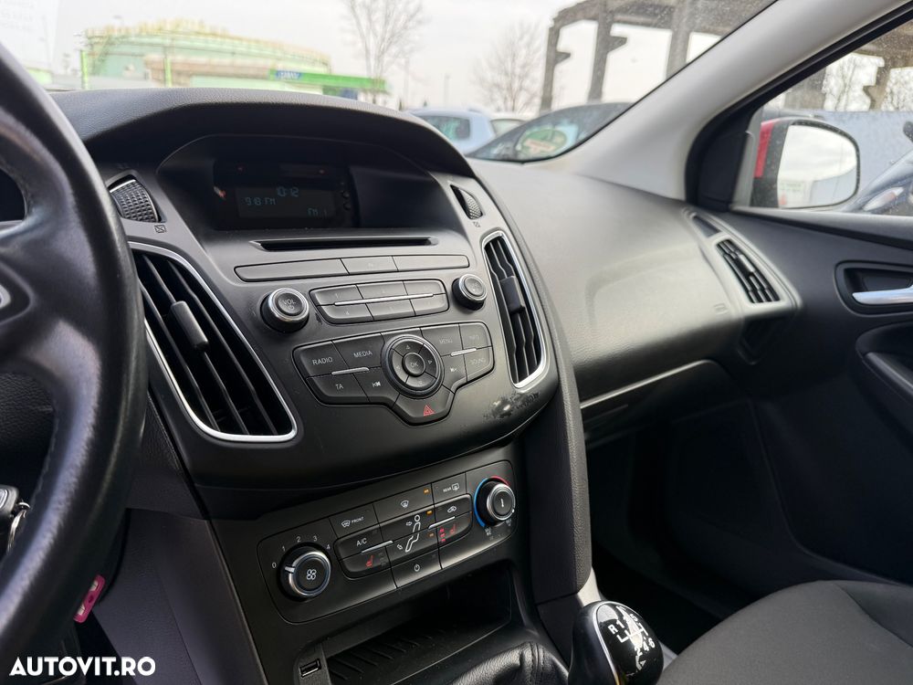 Ford Focus 1.5 TDCi DPF Start-Stopp-System Titanium - 13