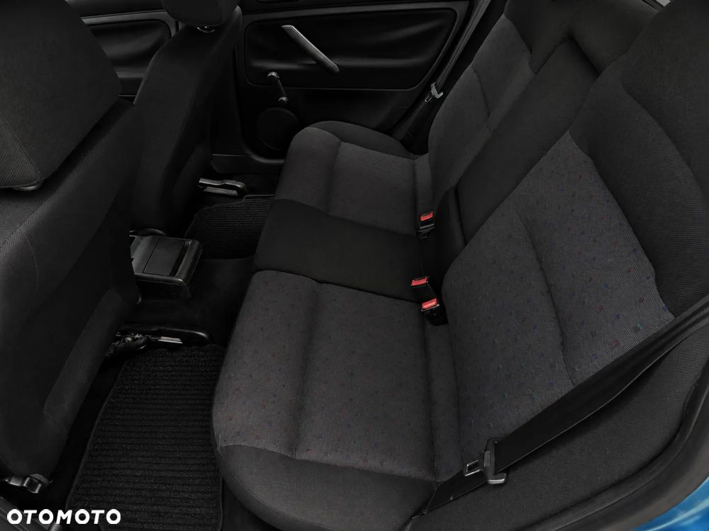Volkswagen Passat 1.8 Comfortline - 13