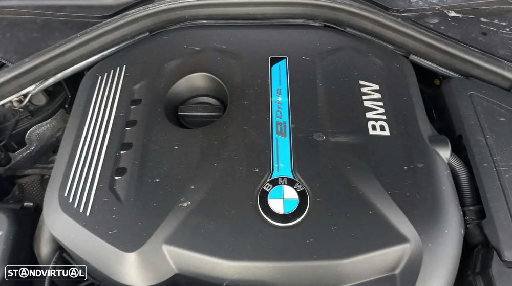 BMW 330 e iPerformance Advantage - 12