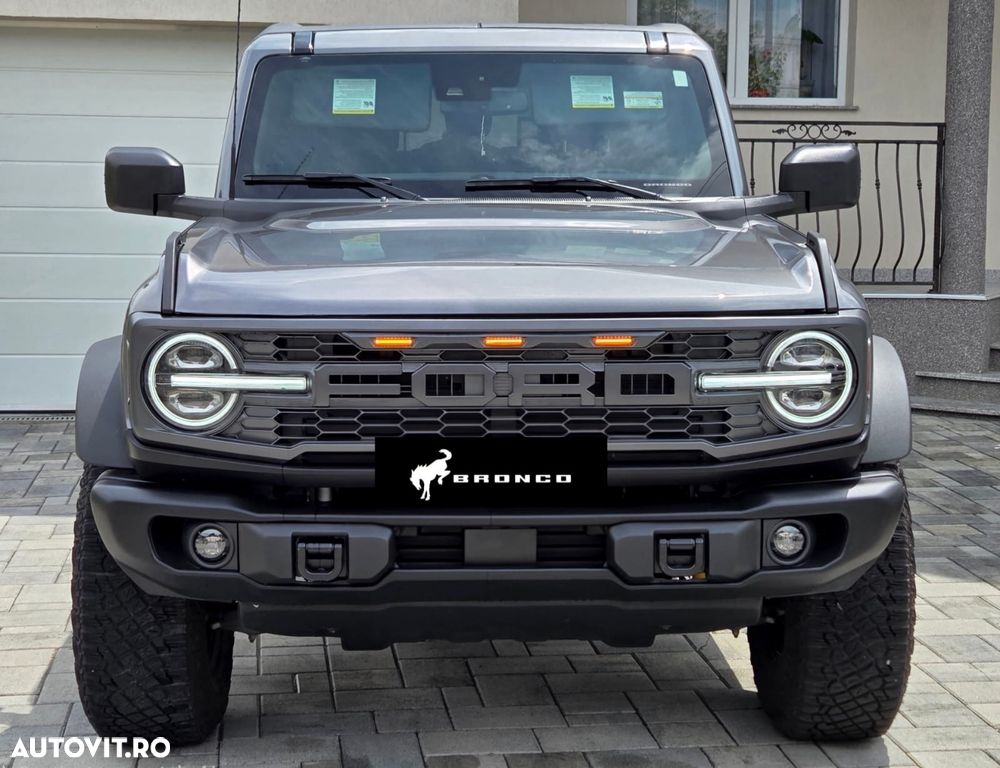 Ford Bronco - 2