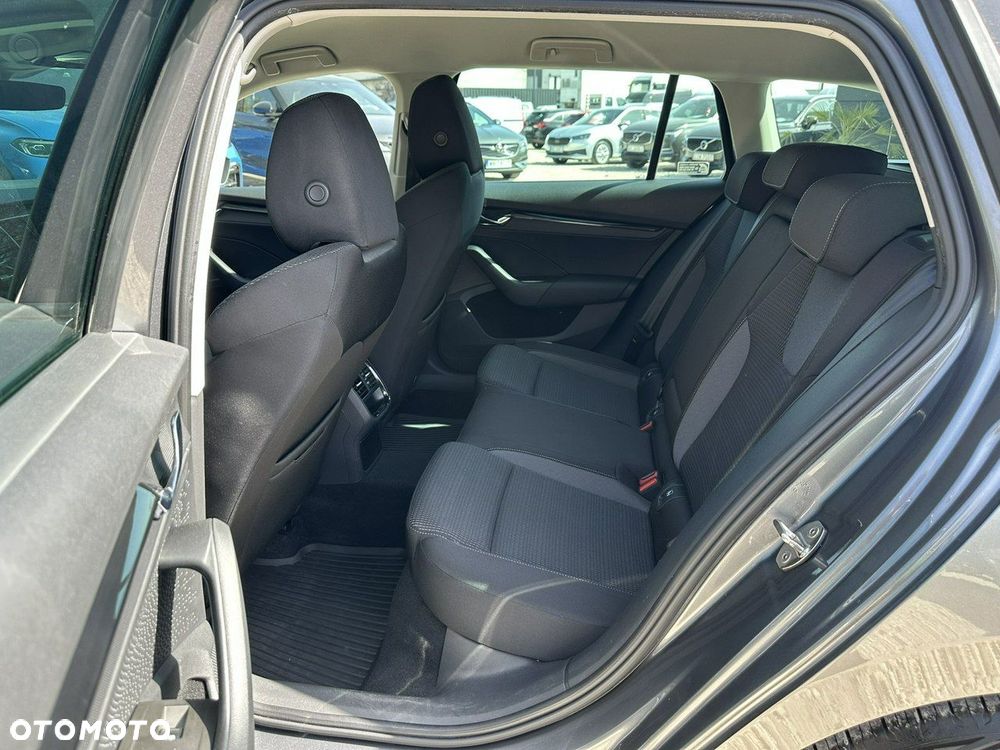 Skoda Octavia 2.0 TDI Ambition DSG - 17