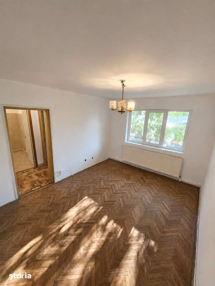 3 camere parter, bloc cărămidă | Libertății | 49 mp utili+ 2 balcoane — fotografia 2