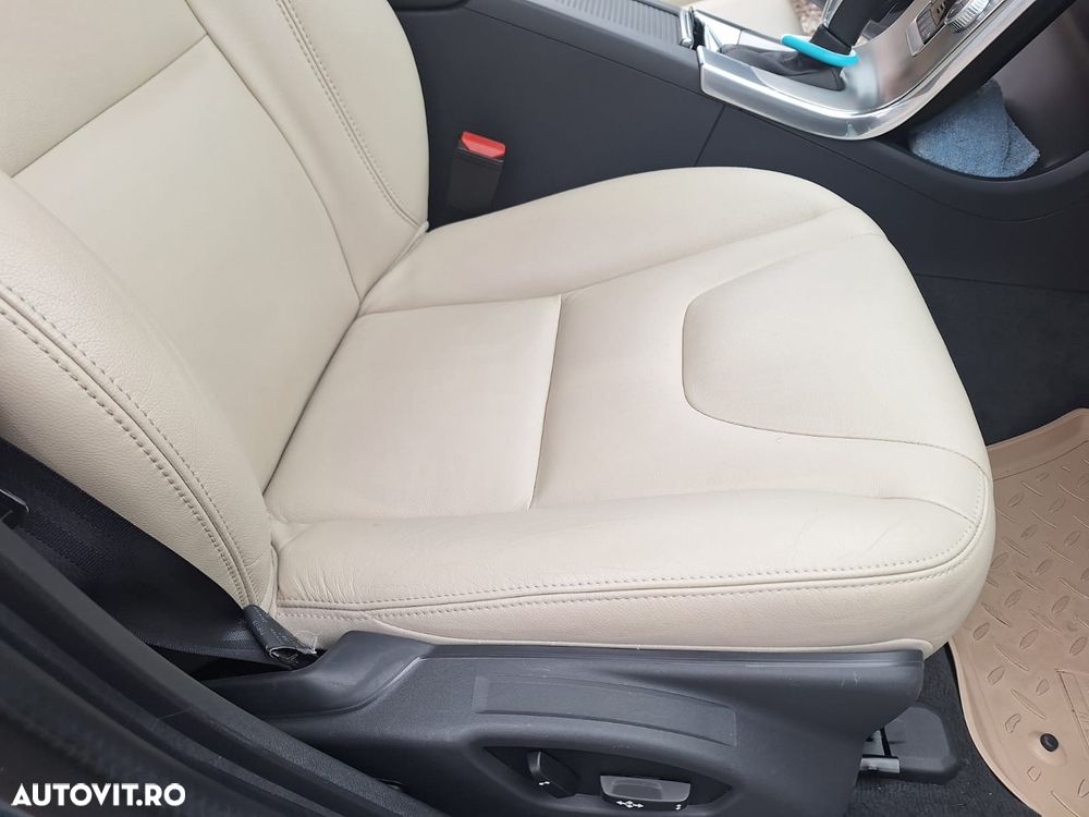 Volvo V60 D3 Summum - 15