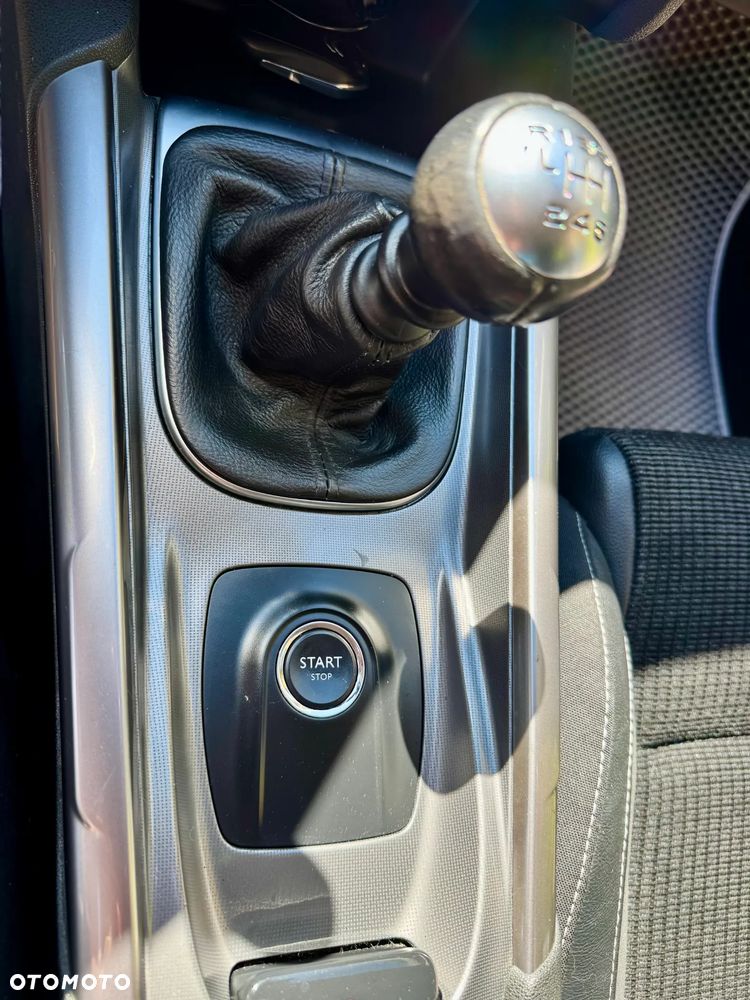 Citroën C4 PureTech 130 Stop&Start SHINE - 3