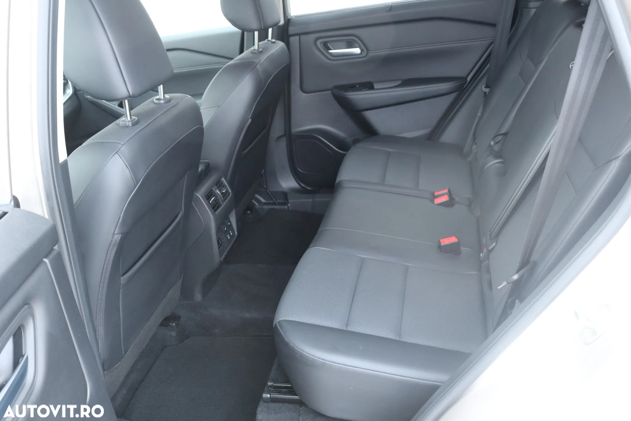 Nissan X-Trail e4ORCE N-Connecta Plus - 17