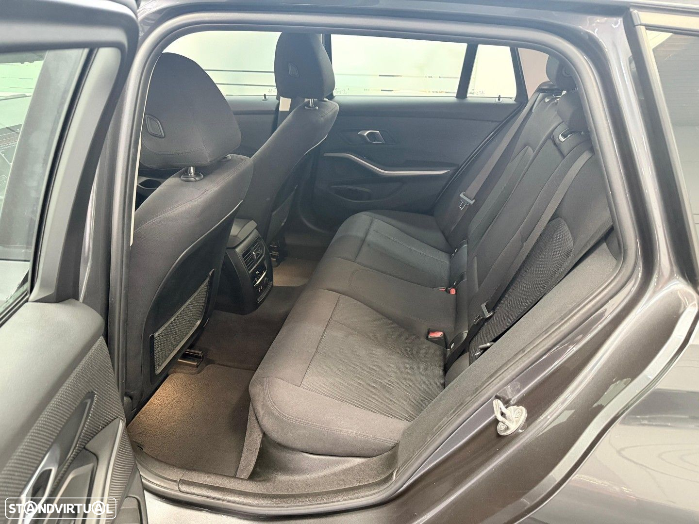 BMW 320 d Touring xDrive Line Sport Auto - 12