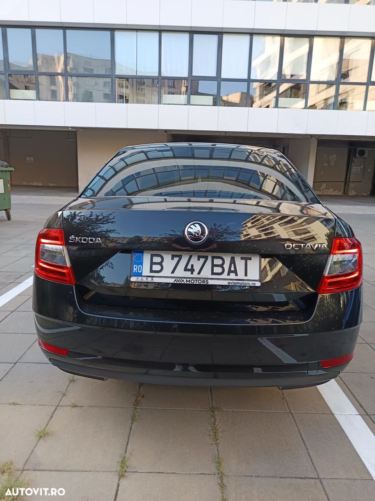 Skoda Octavia 2.0 TDI DSG Style - 9