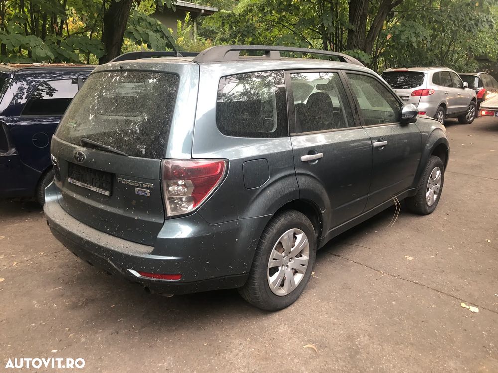 Dezmembrez Subaru Forester 2009 gri verzui 2.0 diesel - 9