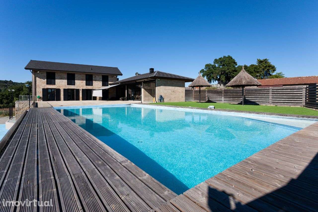 Moradia com Piscina e Campo de Ténis - Grande imagem: 3/38