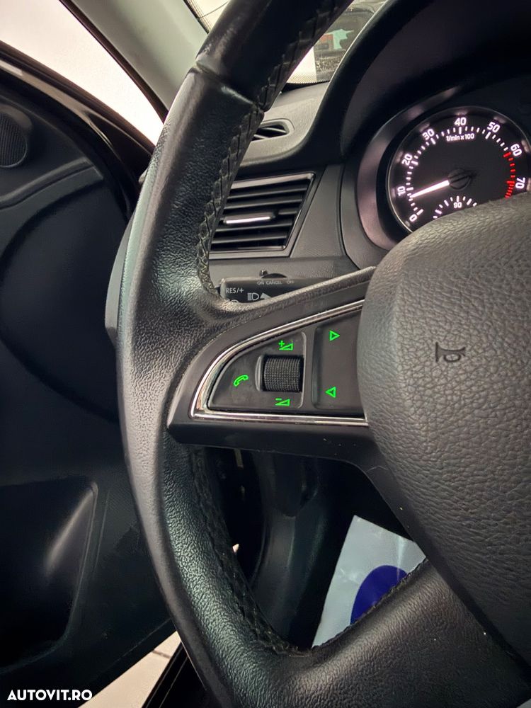 Skoda RAPID 1.2 TSI Elegance - 17