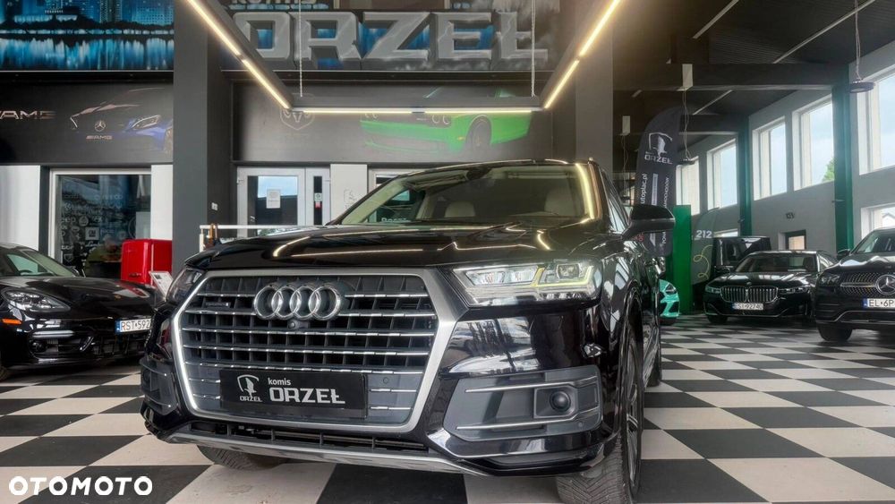 Audi Q7 - 1