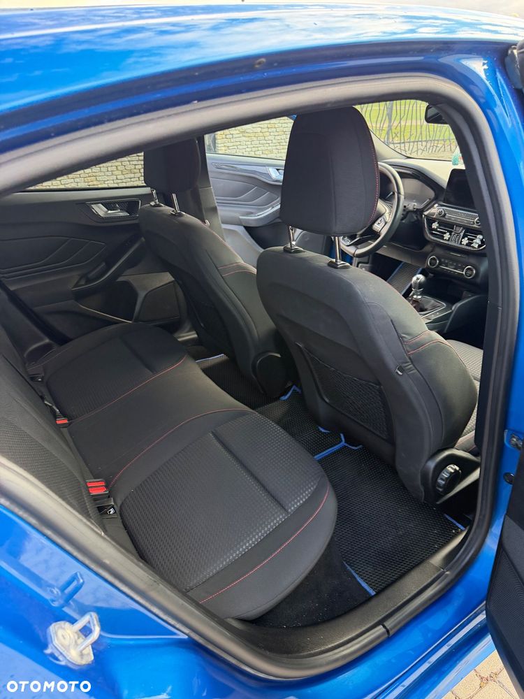 Ford Focus 1.0 EcoBoost ST-Line - 10