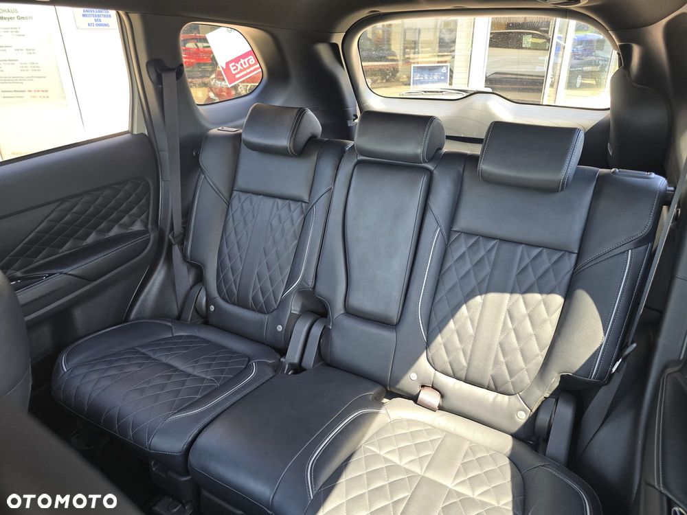 Mitsubishi Outlander 2.4 4WD Top - 24