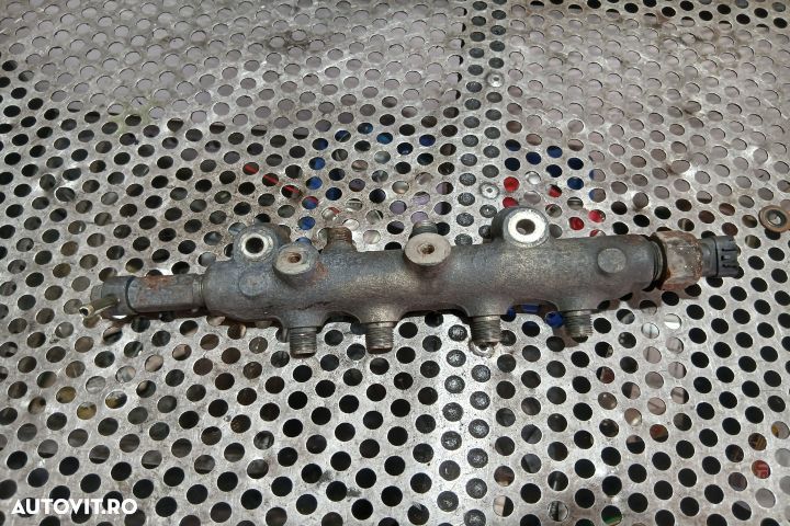 Rampa injectoare Mazda 5 CR [2005 - 2008] Minivan 2.0 MZR-CD MT (110 - 2