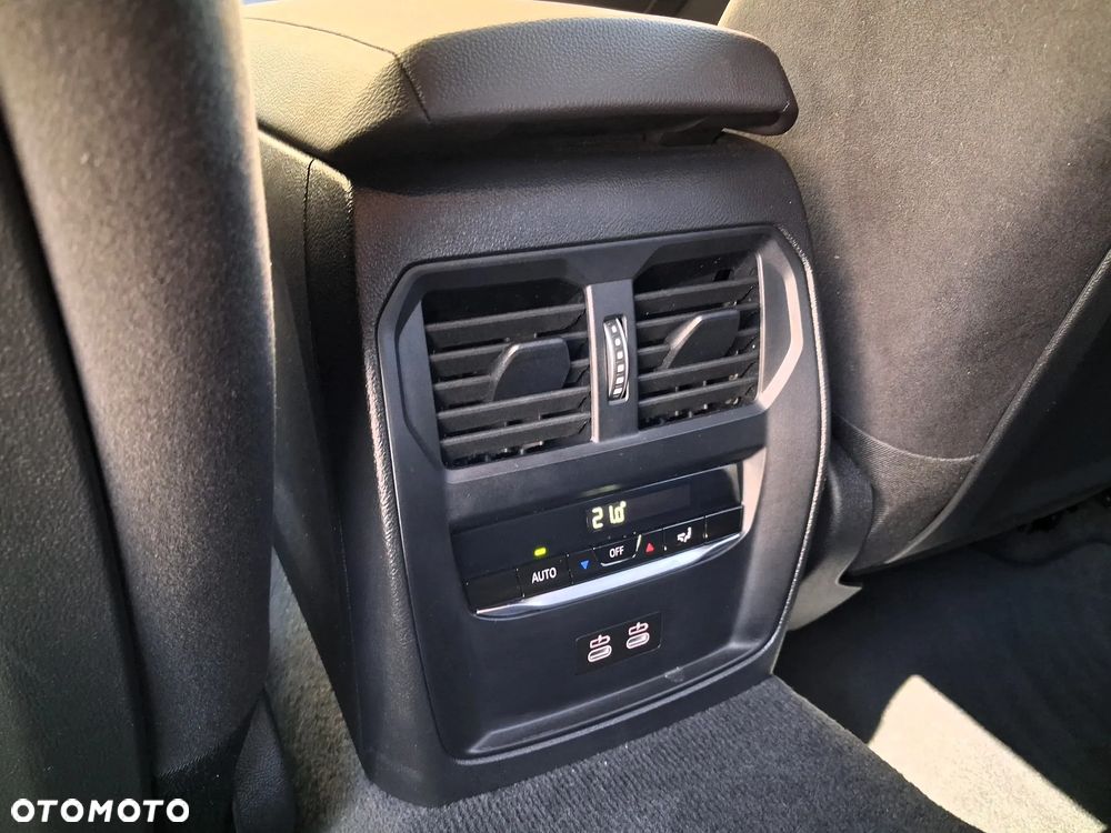 BMW Seria 3 318i M Sport - 27