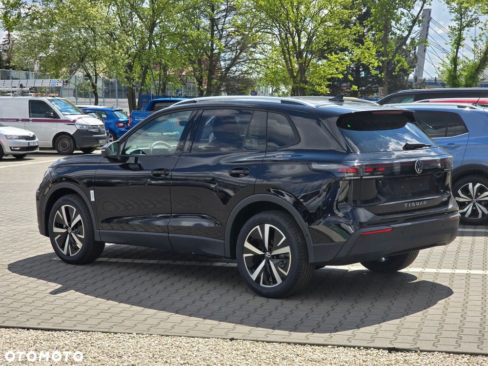 Volkswagen Tiguan - 14