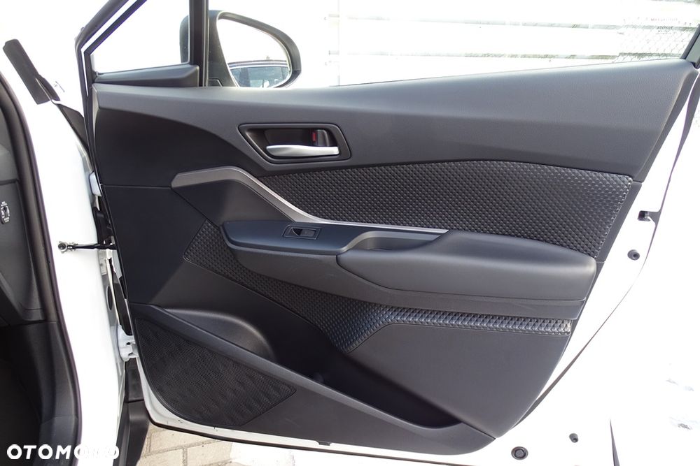 Toyota C-HR Business-Edition - 29